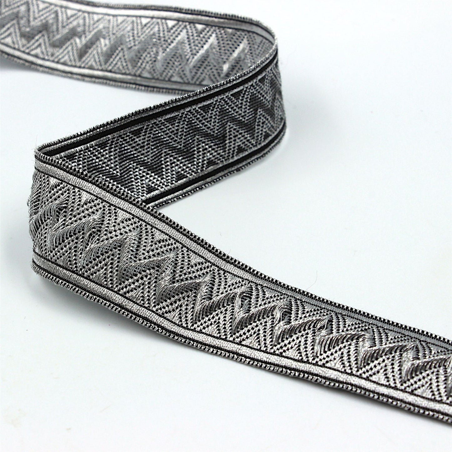 Zig Zag Patterned Metallic Braid 8343