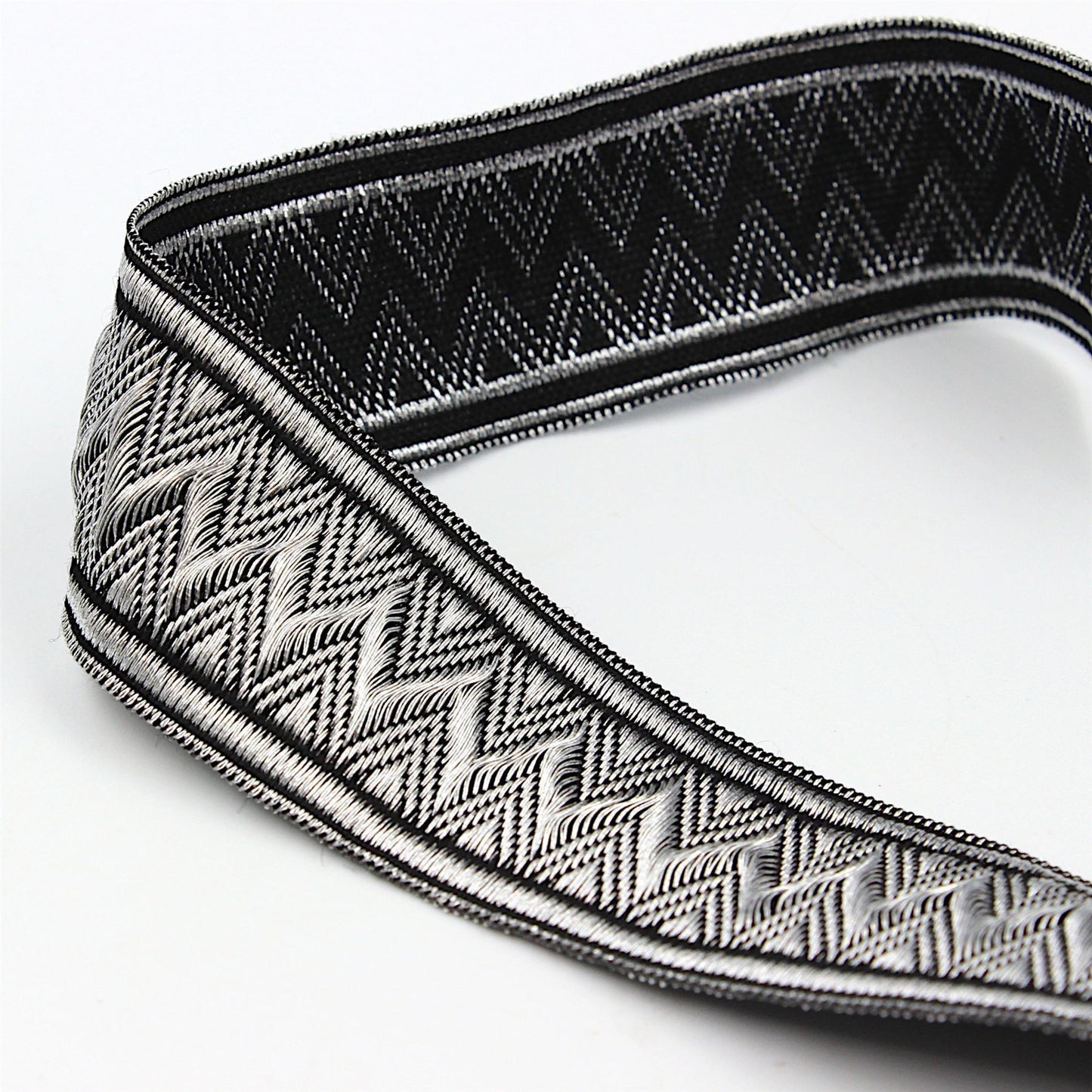 Zig Zag Patterned Metallic Braid 8343