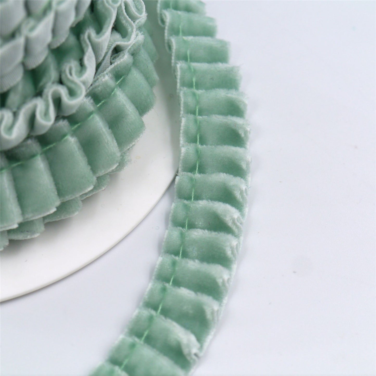 Side-Pleated Velvet Ribbon 16mm x1m - 7109