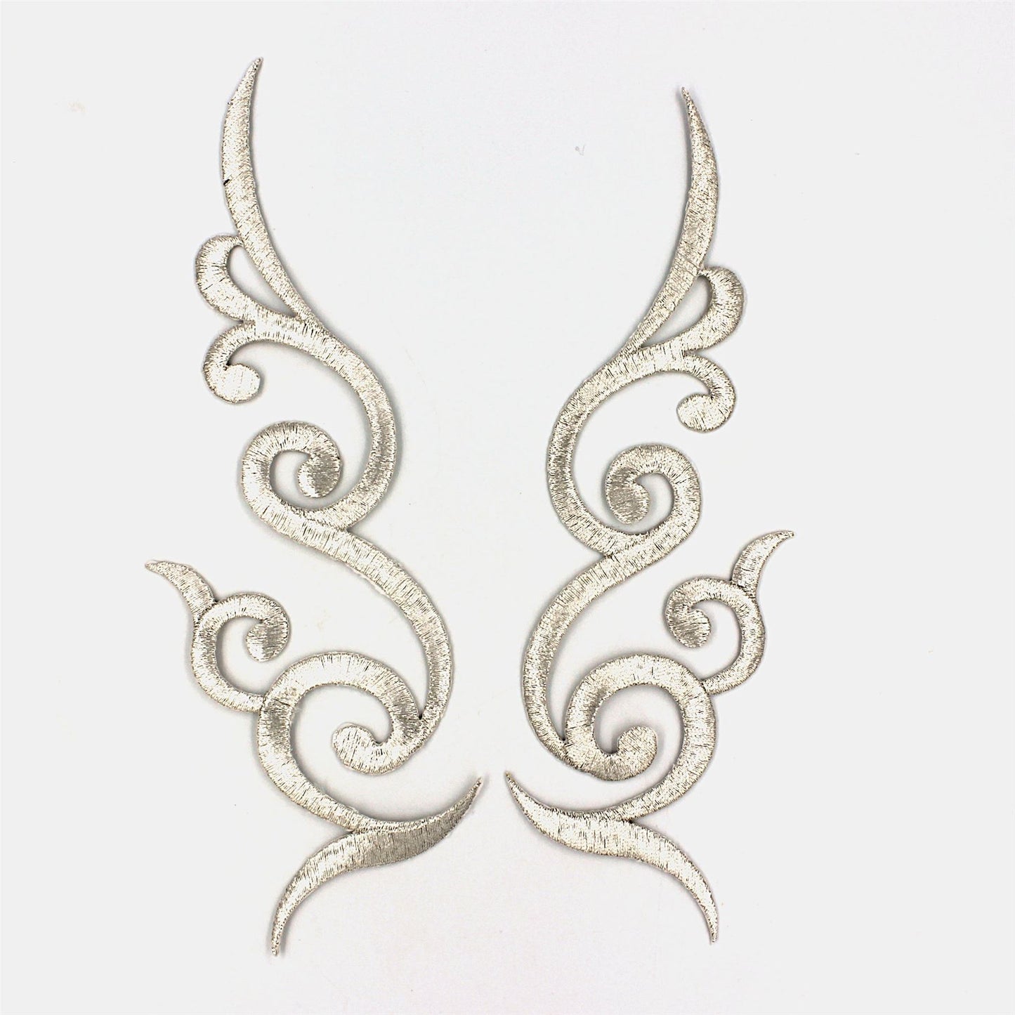Cornelli Scroll Motif Pair 18cm 7993