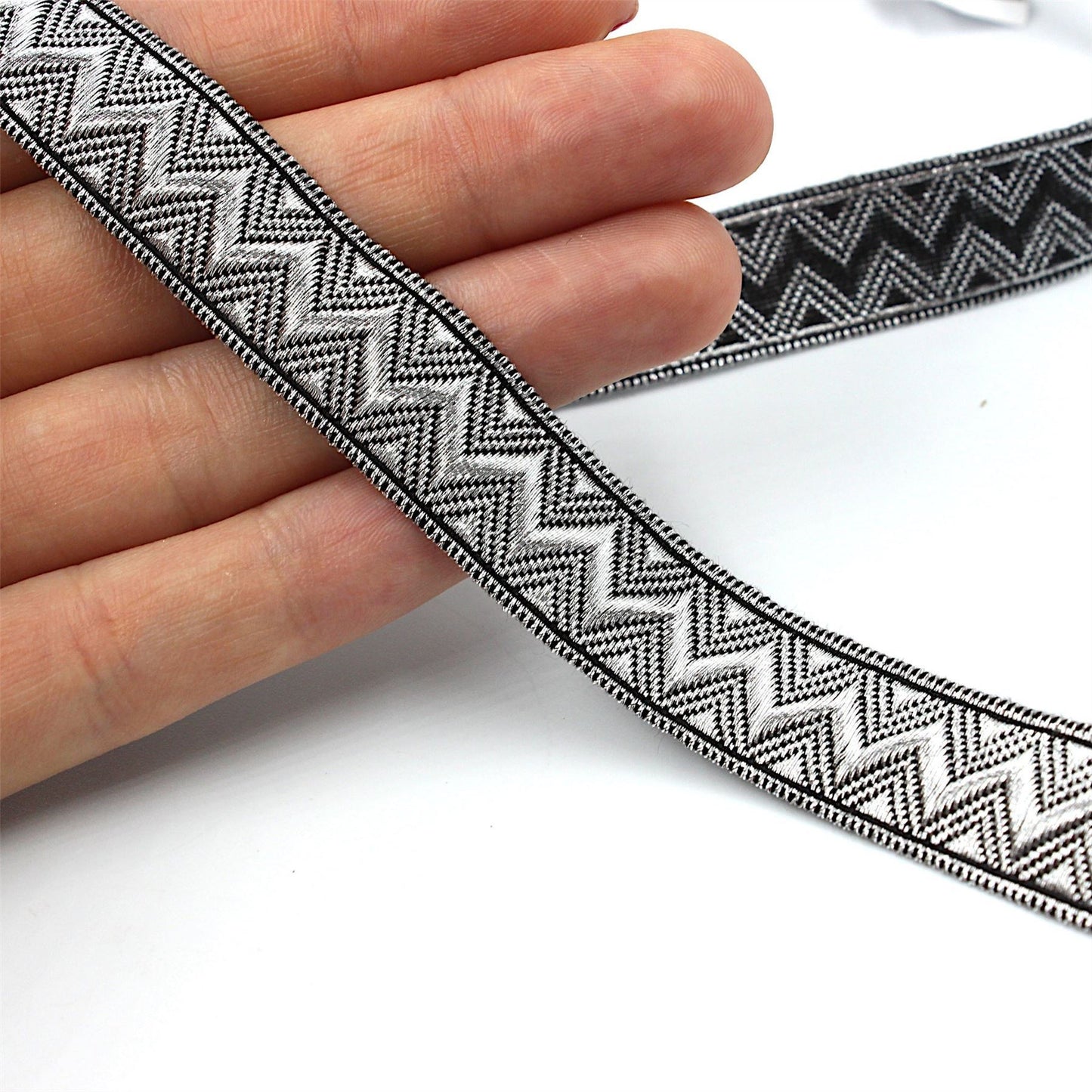 Zig Zag Patterned Metallic Braid 8343