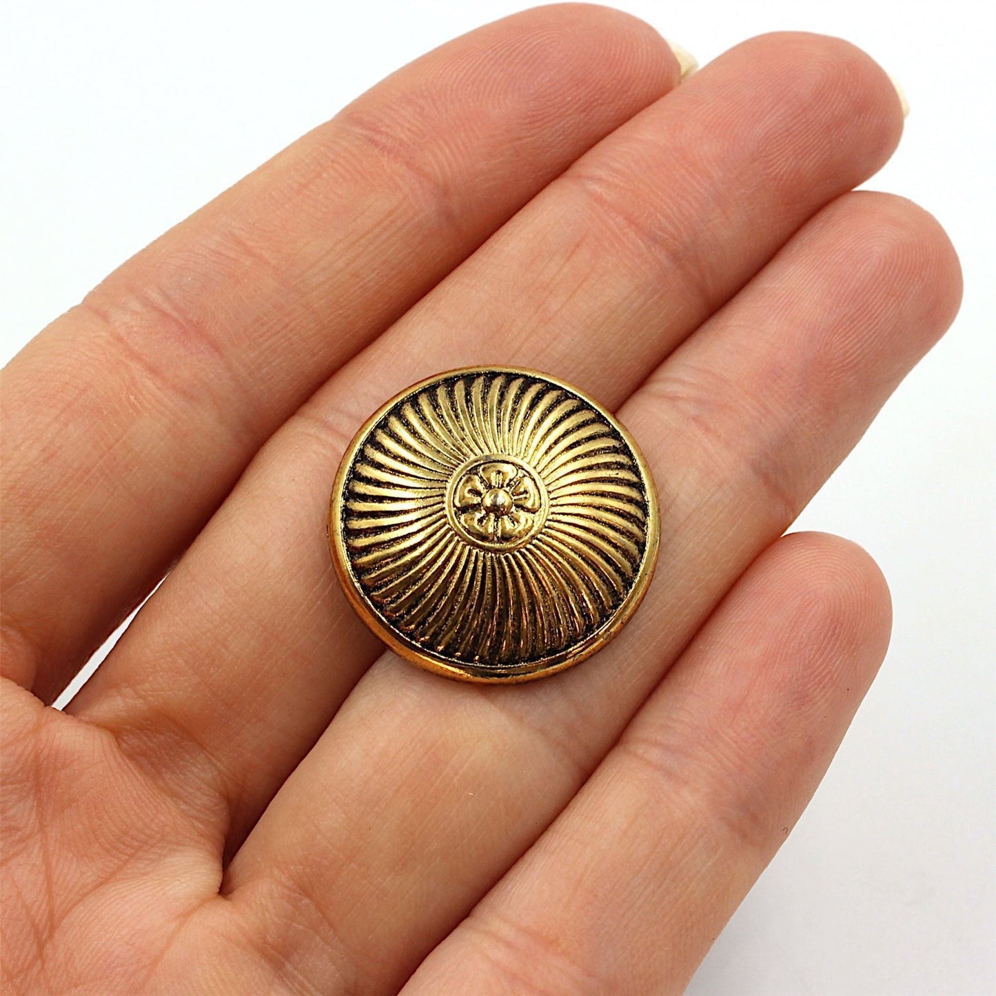 Flower With Radiating Lines Metal Button 4452
