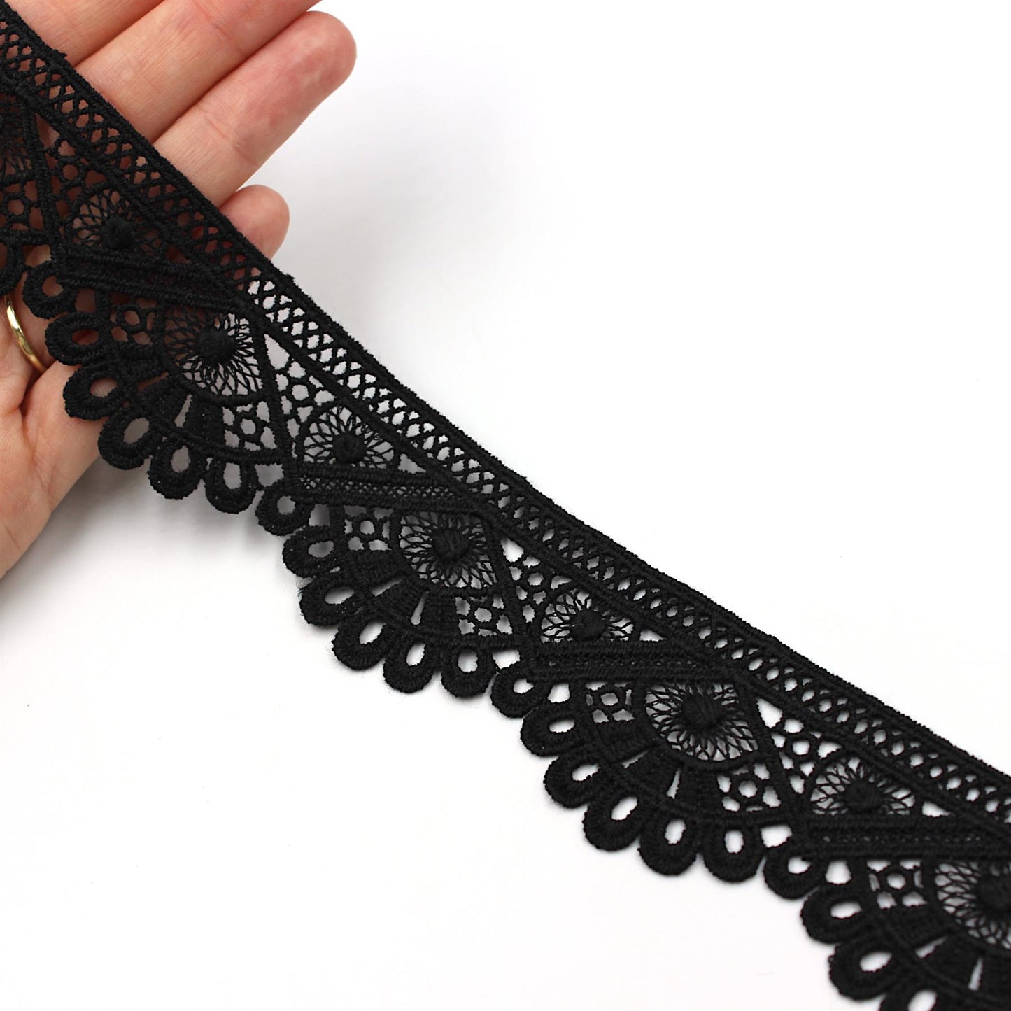 Fan Guipure Lace 42mm x 1m - 5549