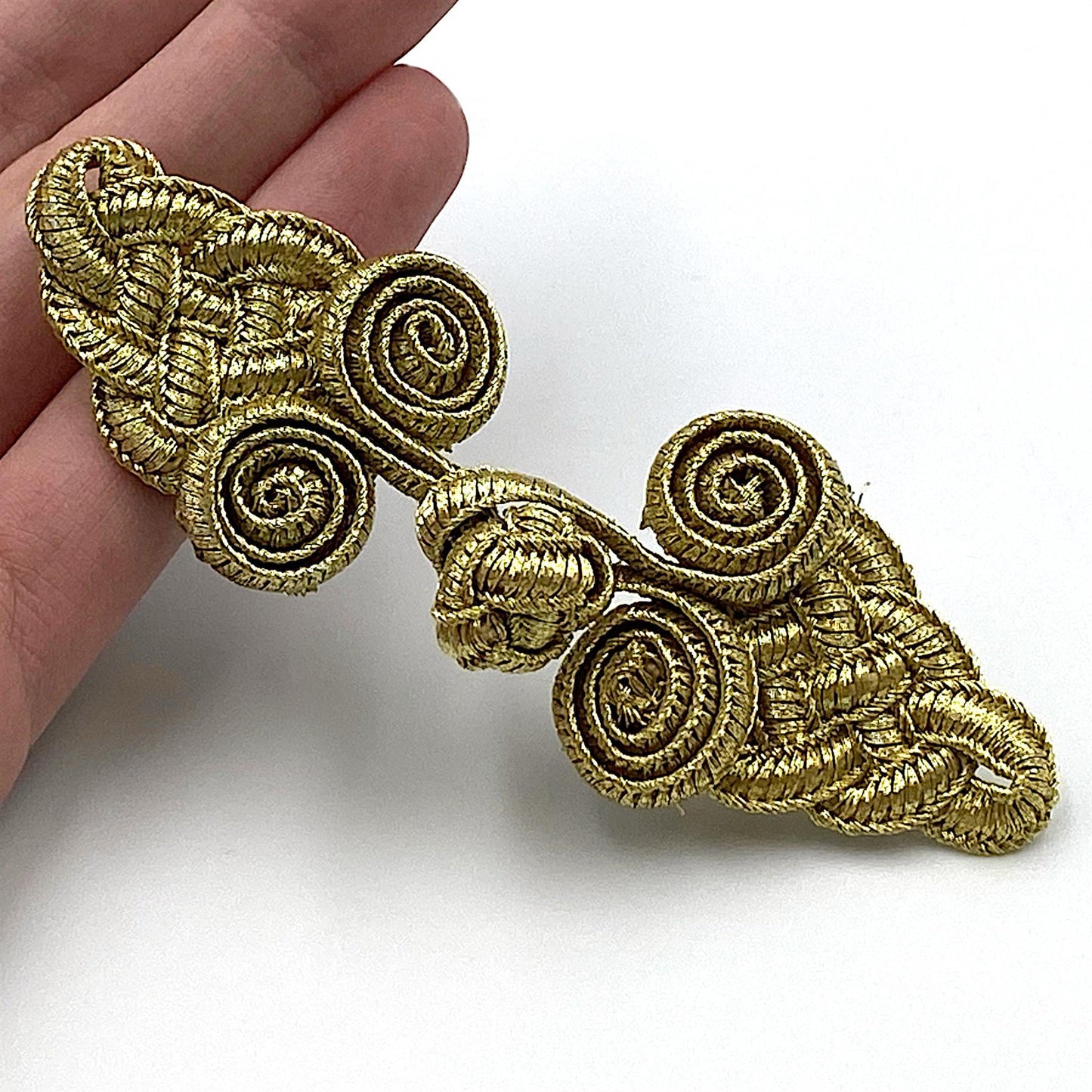 Plaited Rolled Frog With Knot Button 7.5cm 9924