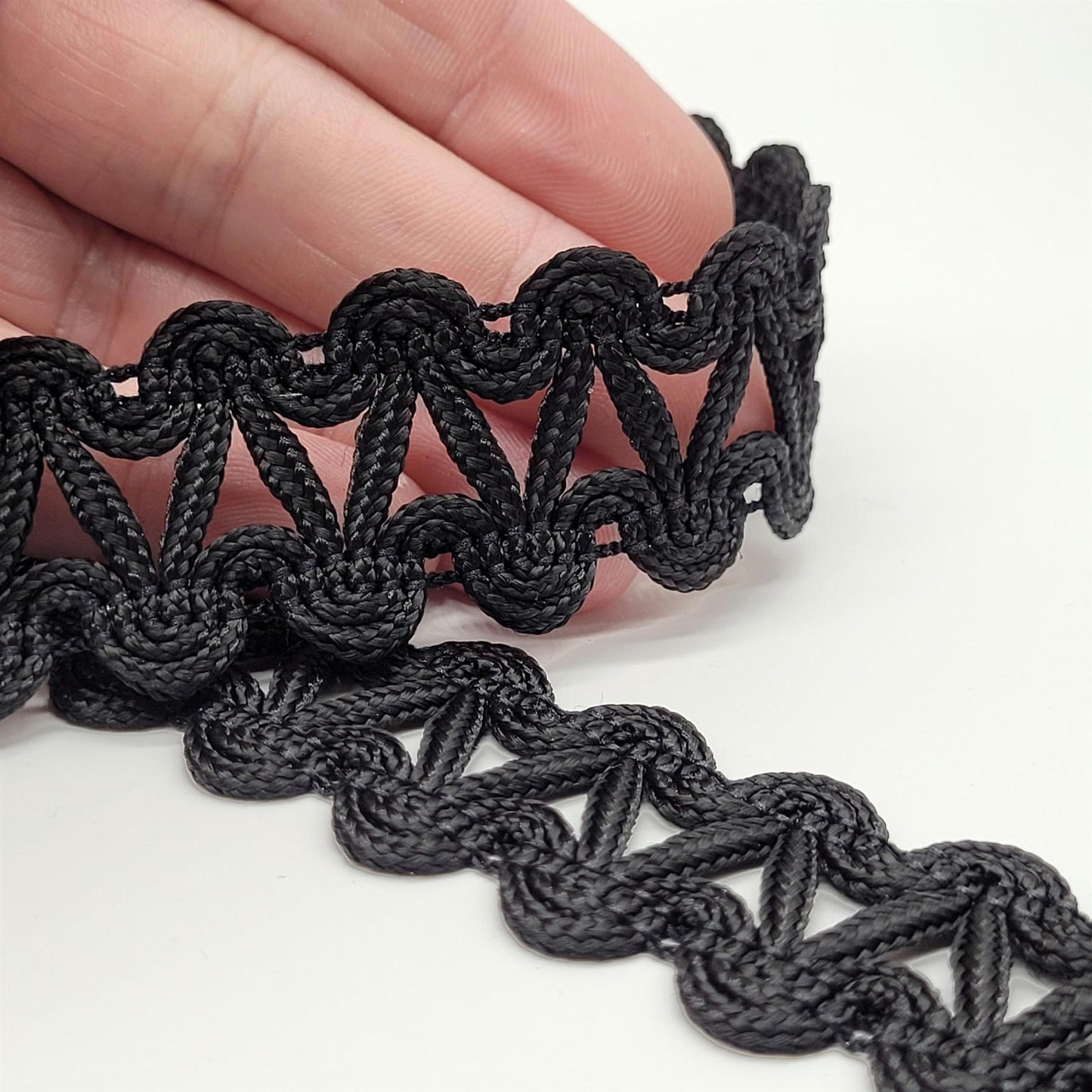 Wavy Open Gimp Braid Black 27mm 9846