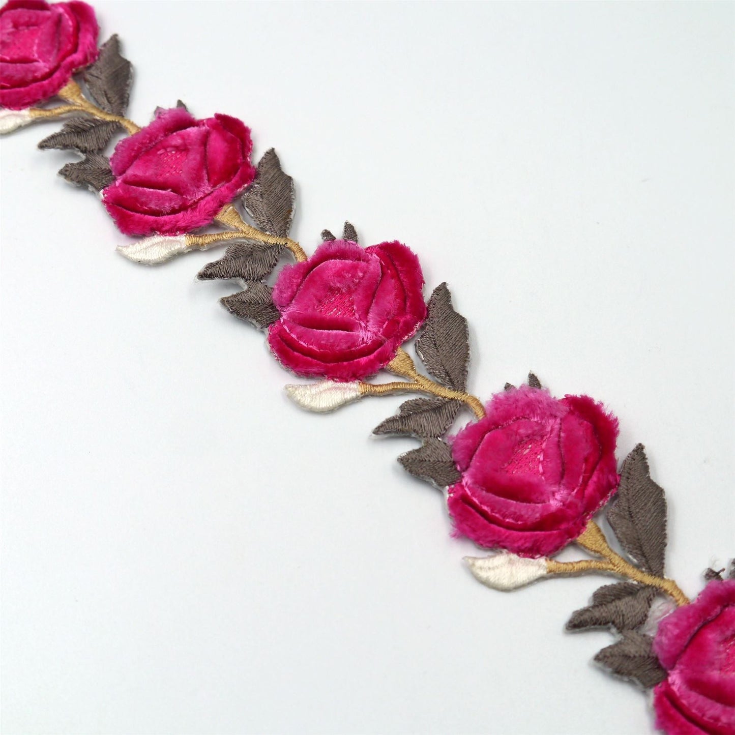 Iron-On Chenille Flower Braid 40mm 9085