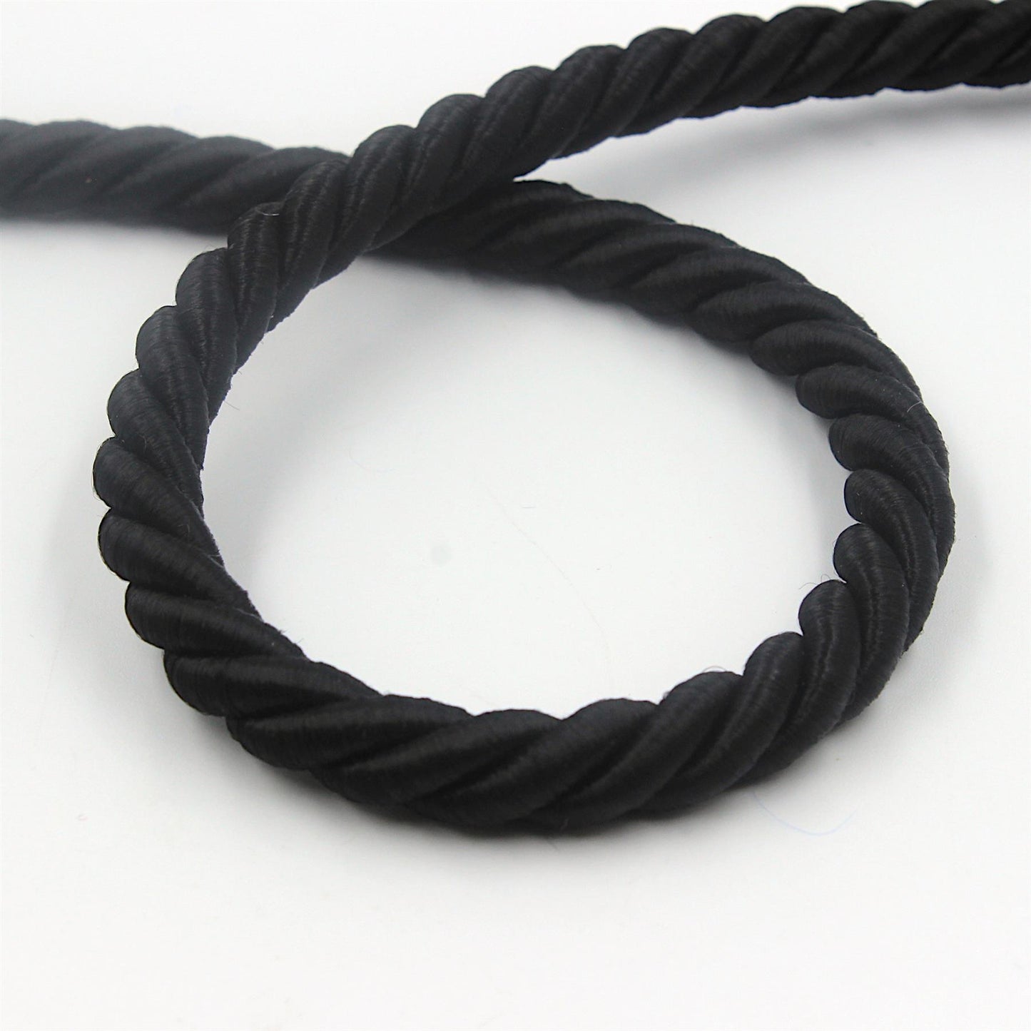 Silky Twisted Cord 8330