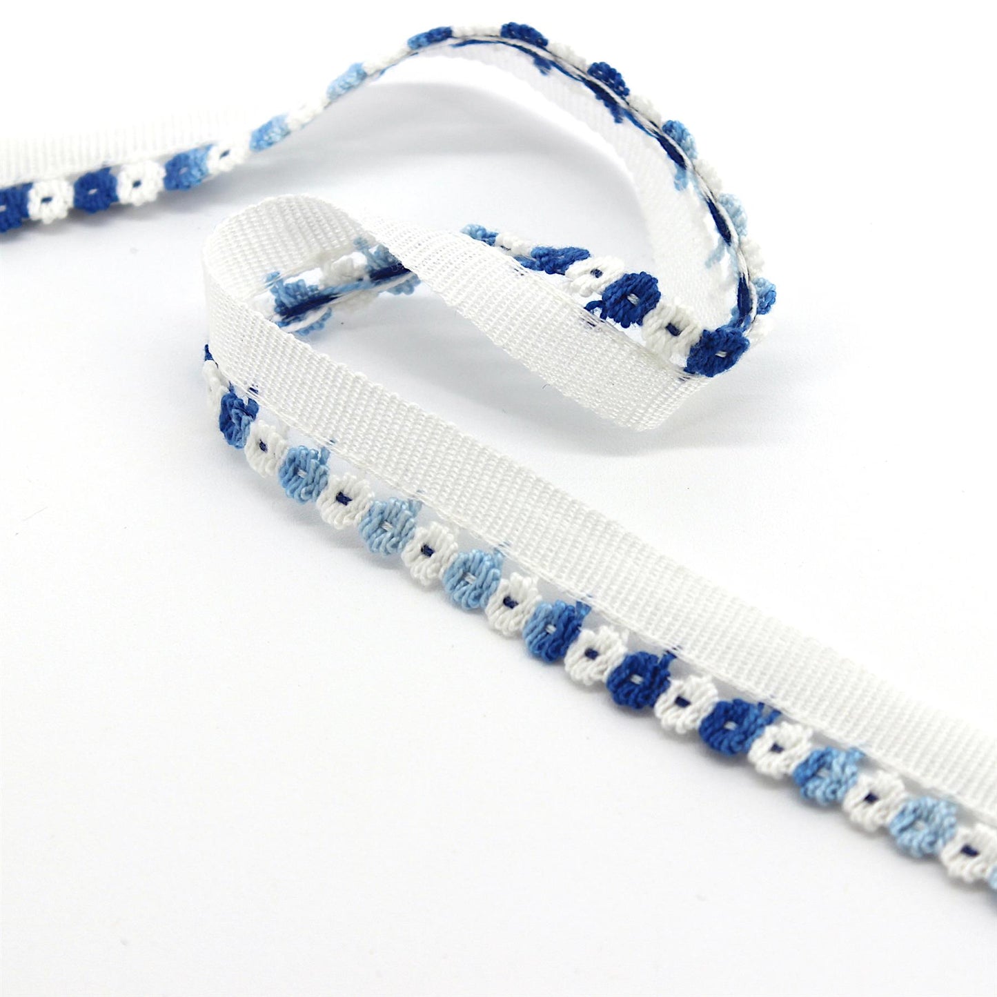 Small Flower Trim - 17mm - by the metre - 4743