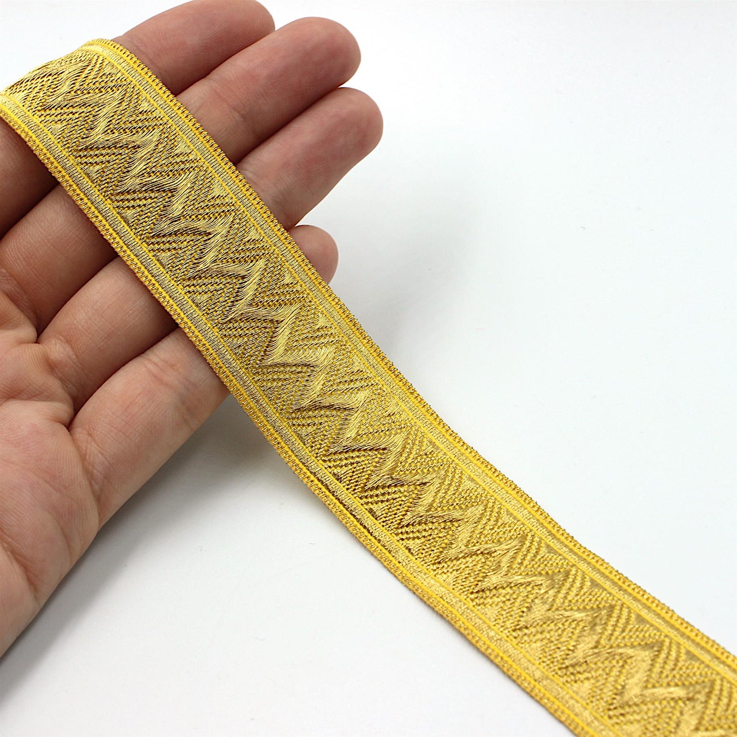 Zig Zag Patterned Metallic Braid x 1m - 8343