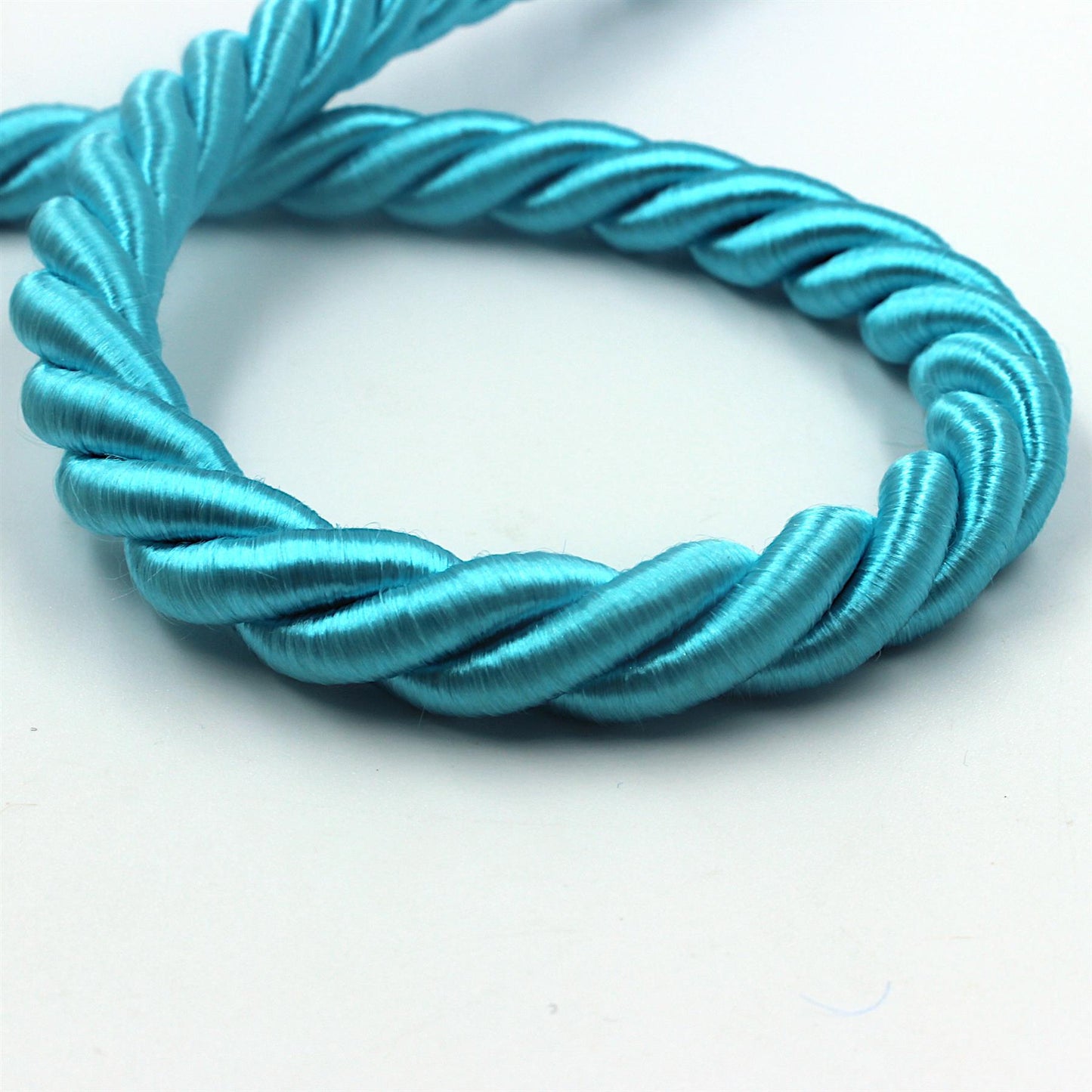 Silky Twisted Cord 8330