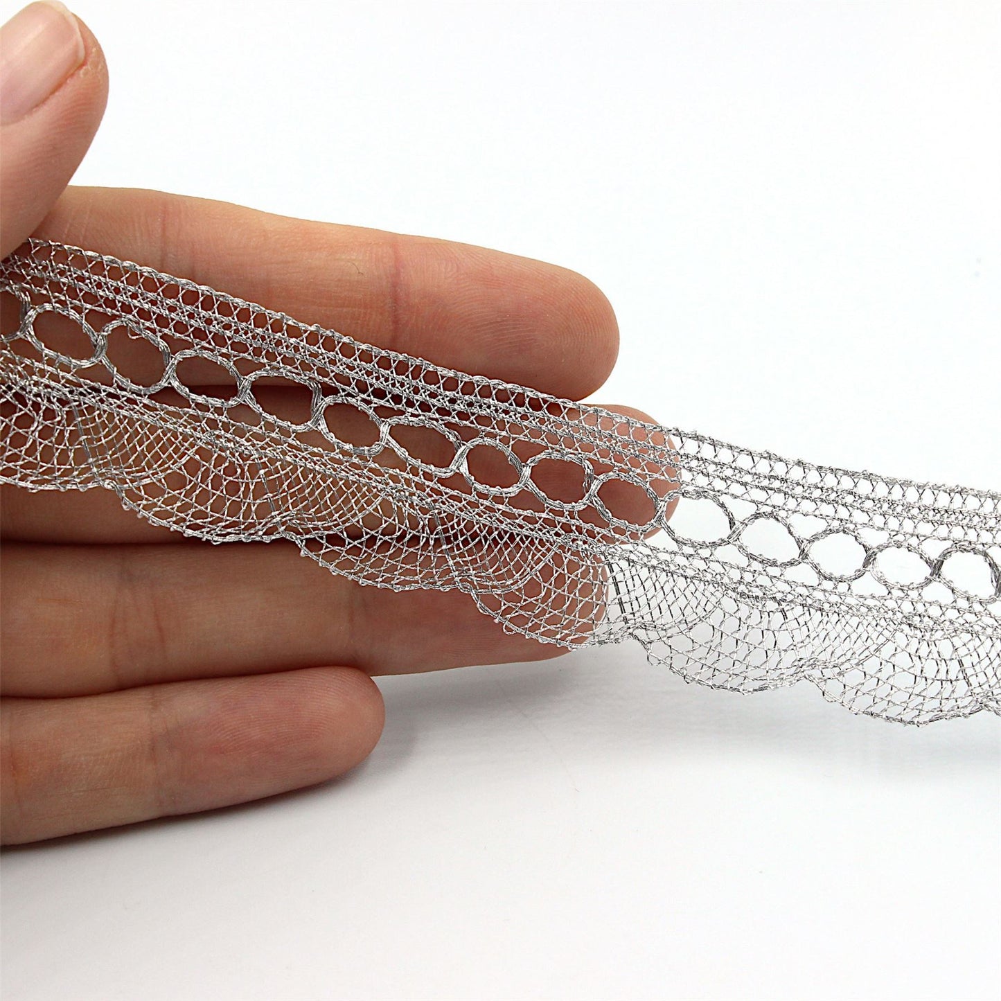 Fan-Edged Open-Work Fine Lace - 20mm - by the metre - 9070