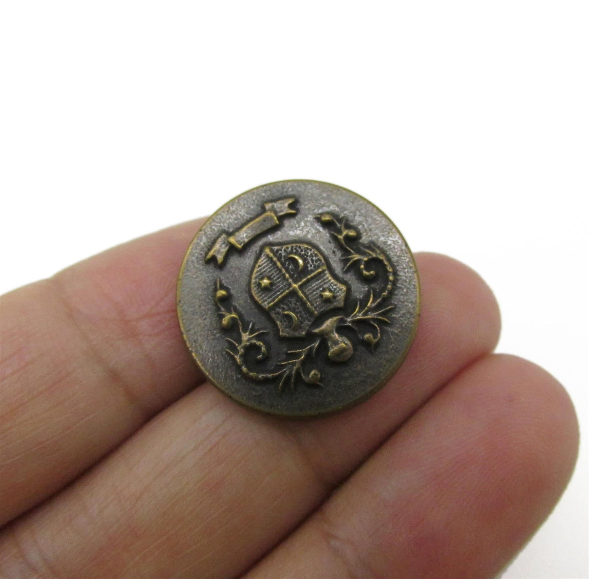 Shield Crest Button - Antique Brass x 5pcs - 9976