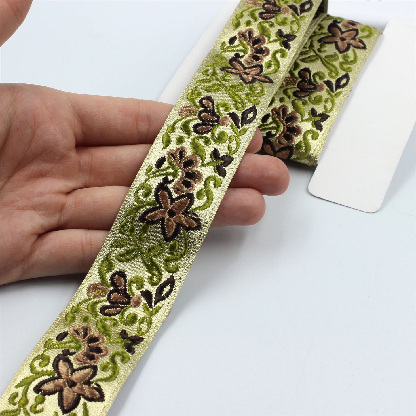 Floral And Metallic Braid 30mm 8821