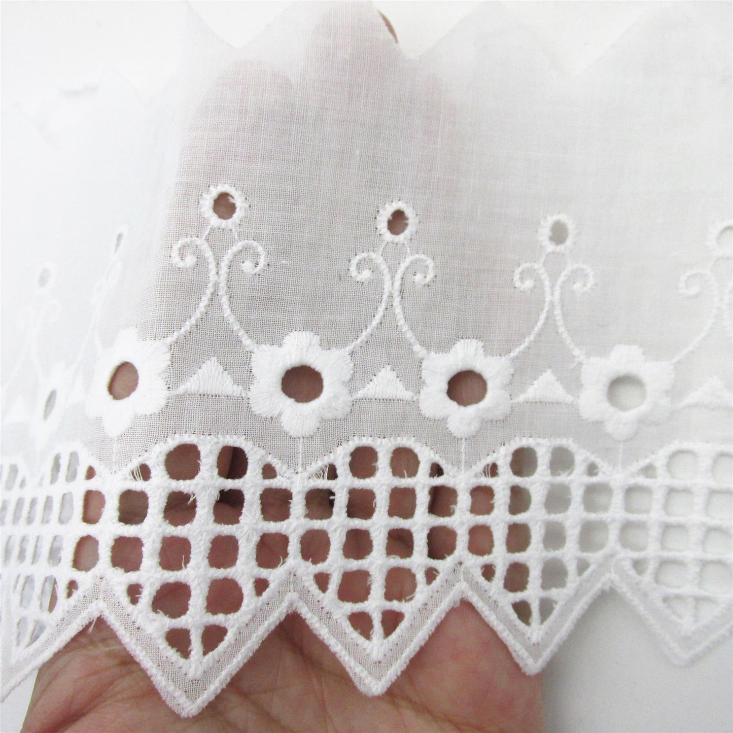 Wide Embroidered Anglaise Flower Lace - White - 10.5cm - by the metre - 5425