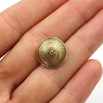 Flower With Radiating Lines Metal Button 4452