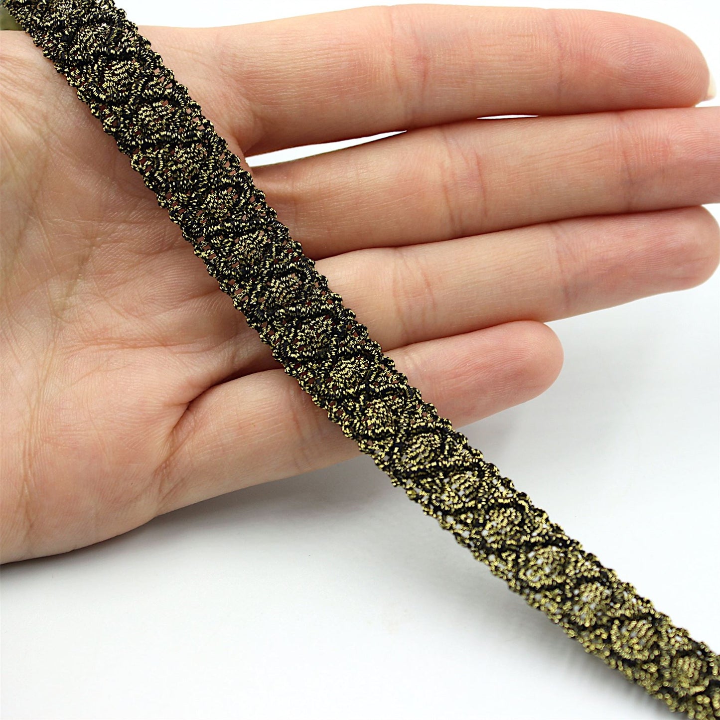 Metallic Gimp Braid With Criss Cross Design 13mm 6570