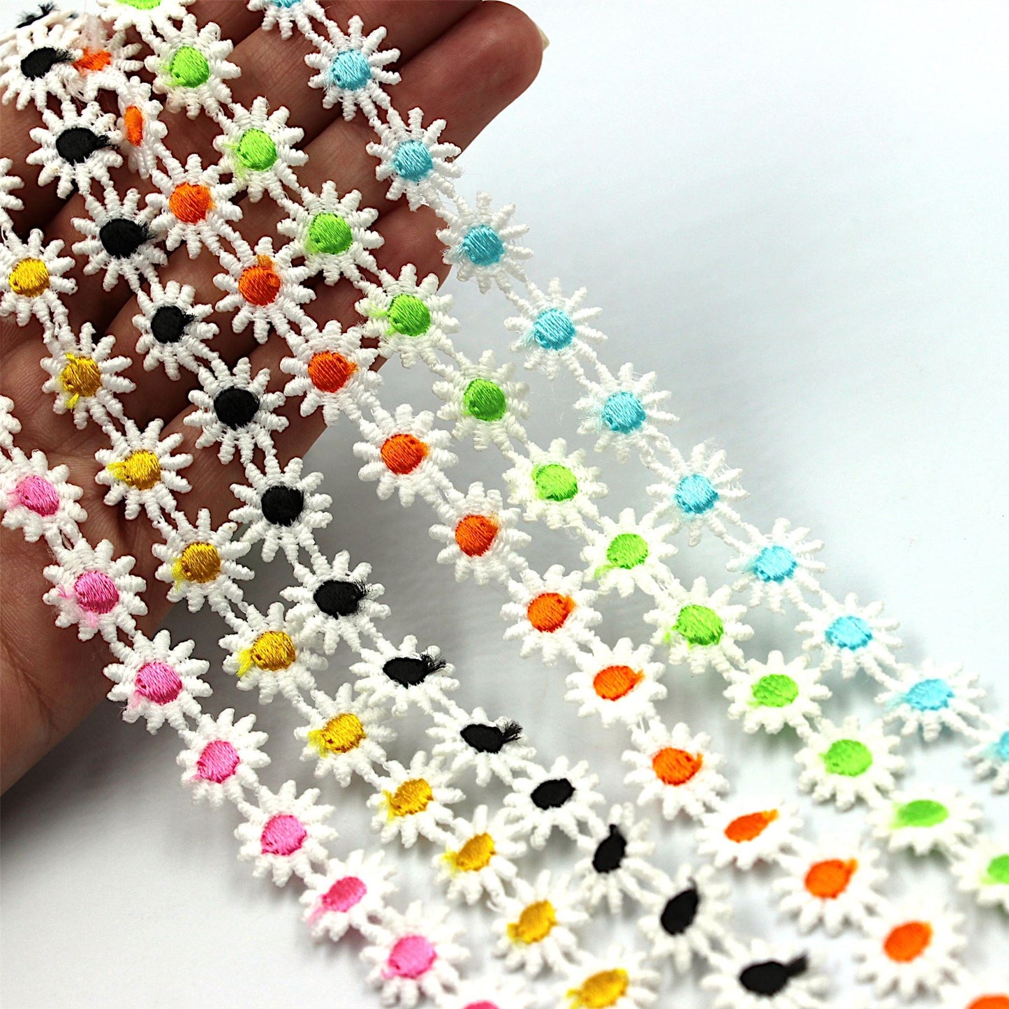 White Daisy Lace with Colourful Centre - 12mm - by the metre - 5427