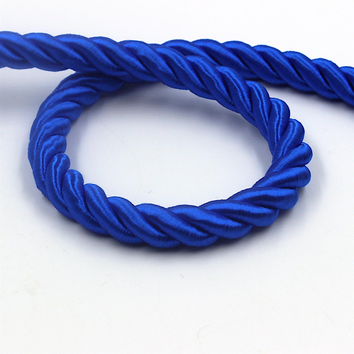 Silky Twisted Cord 8330