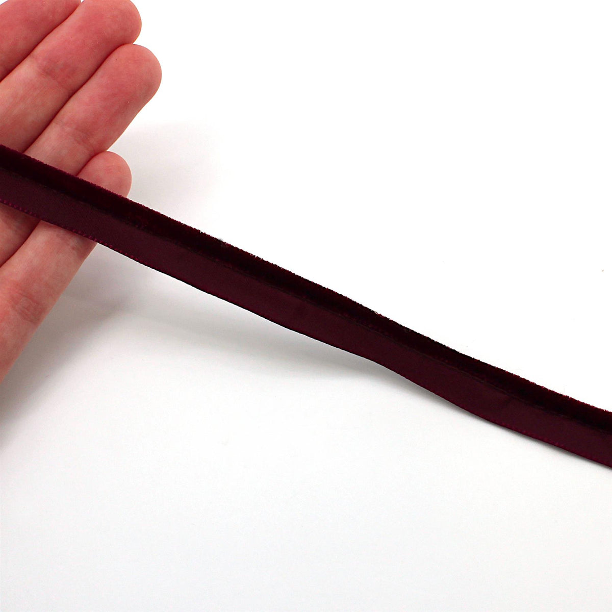 Velvet Insertion - 11mm - by the metre - 6431
