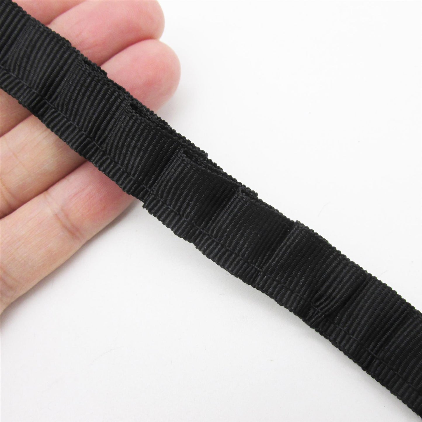 Box Pleated Grosgrain - by the metre - 8492