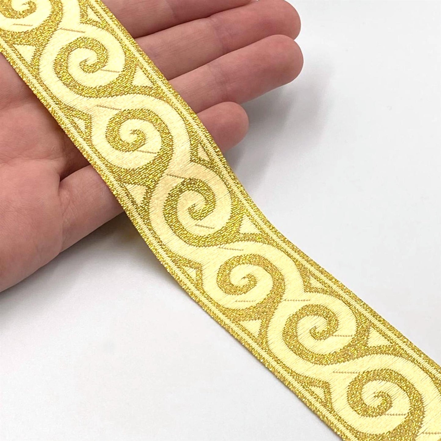 Swirl Design Metallic Braid Gold x1m - 9865