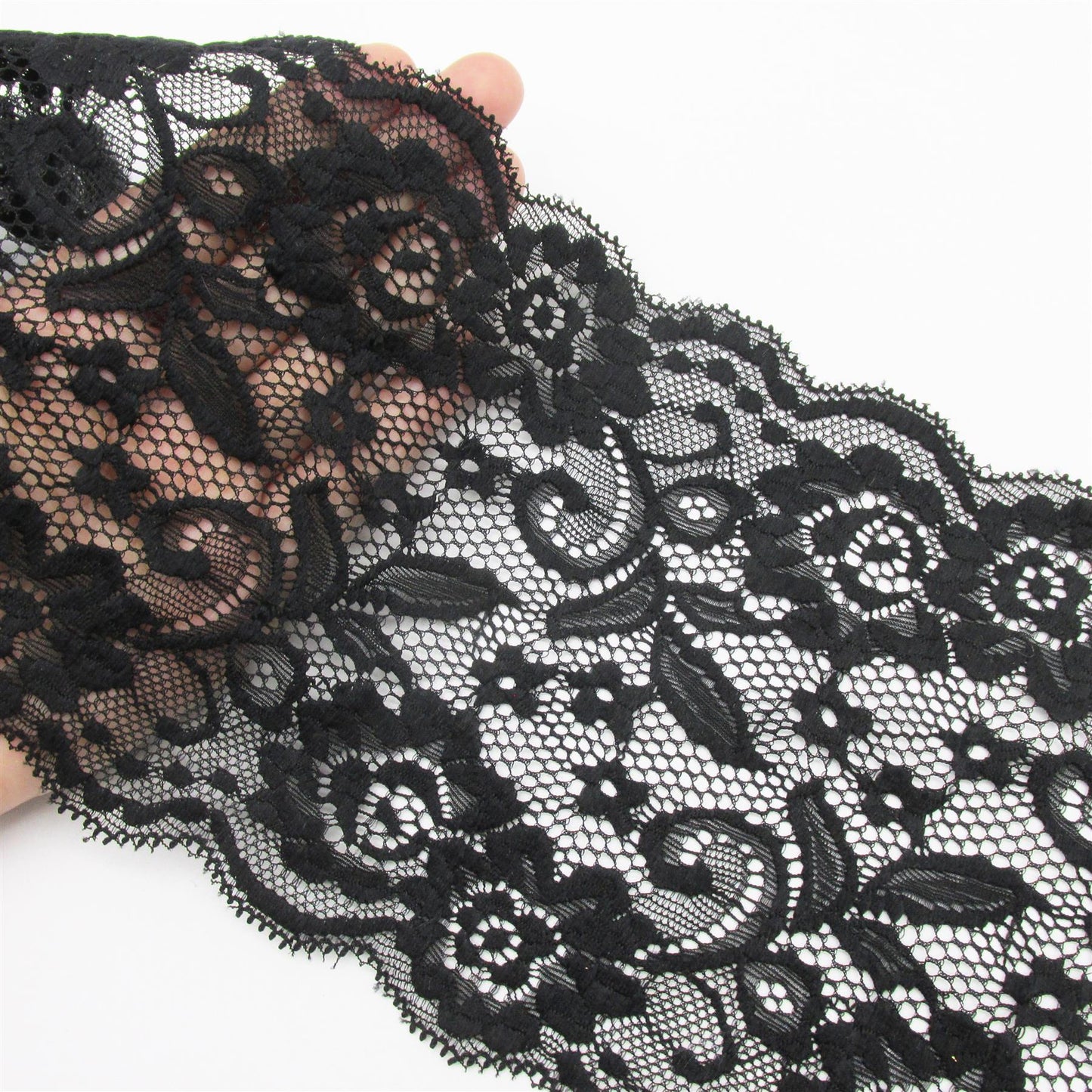 Wide Floral Lace - 16cm - by the metre - 9849