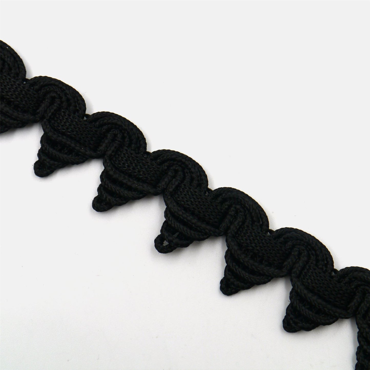 Pointed Decorative Braid 30mm 6489