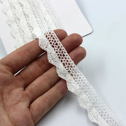 Single Scalloped Edge Lace 18mm 9233
