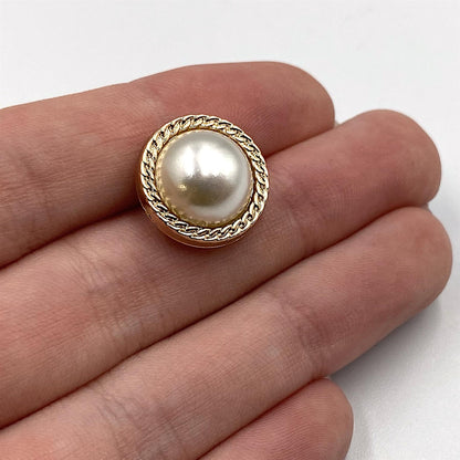 Chain Button with Pearl Centre - Gold - 22L (16mm) - 4458