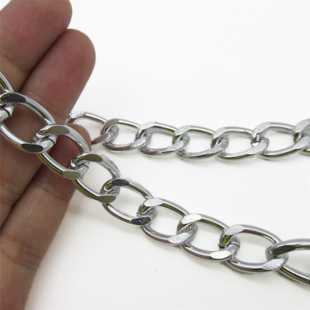 Flat Link Aluminium Chain - Silver - 12mm - by the metre - 5385
