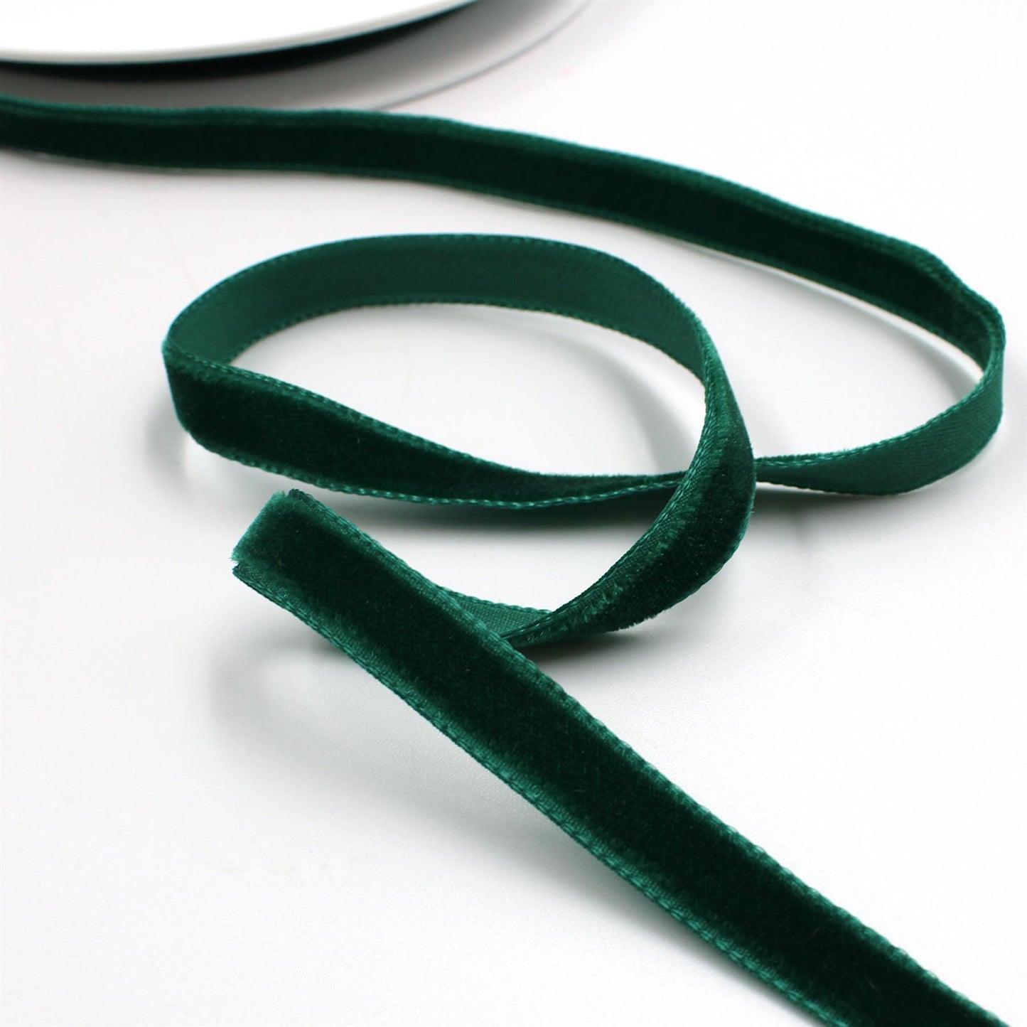 Narrow Velvet Ribbon - 9mm x 10 metres - 6002