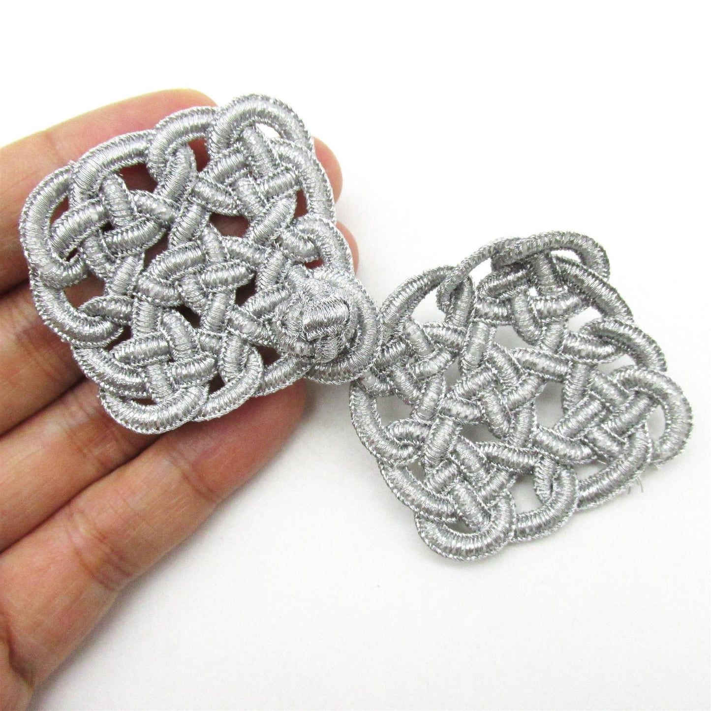 Metallic Interlocking Design Frog - 10.5cm - 8284