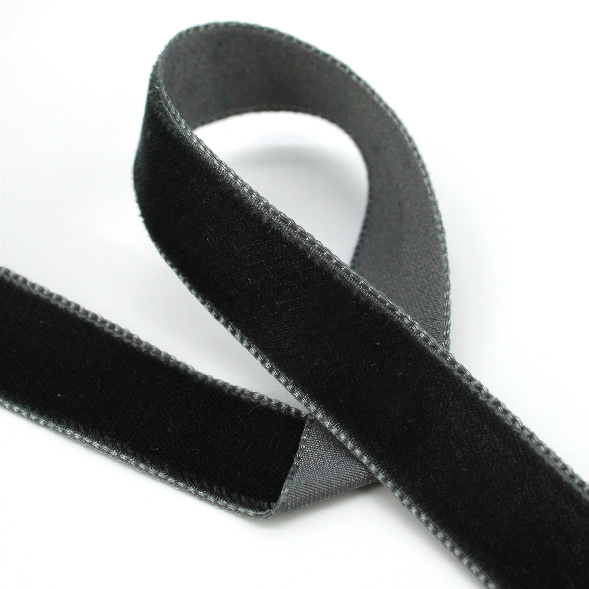 Velvet Ribbon - 16mm x 10 metres - 6002