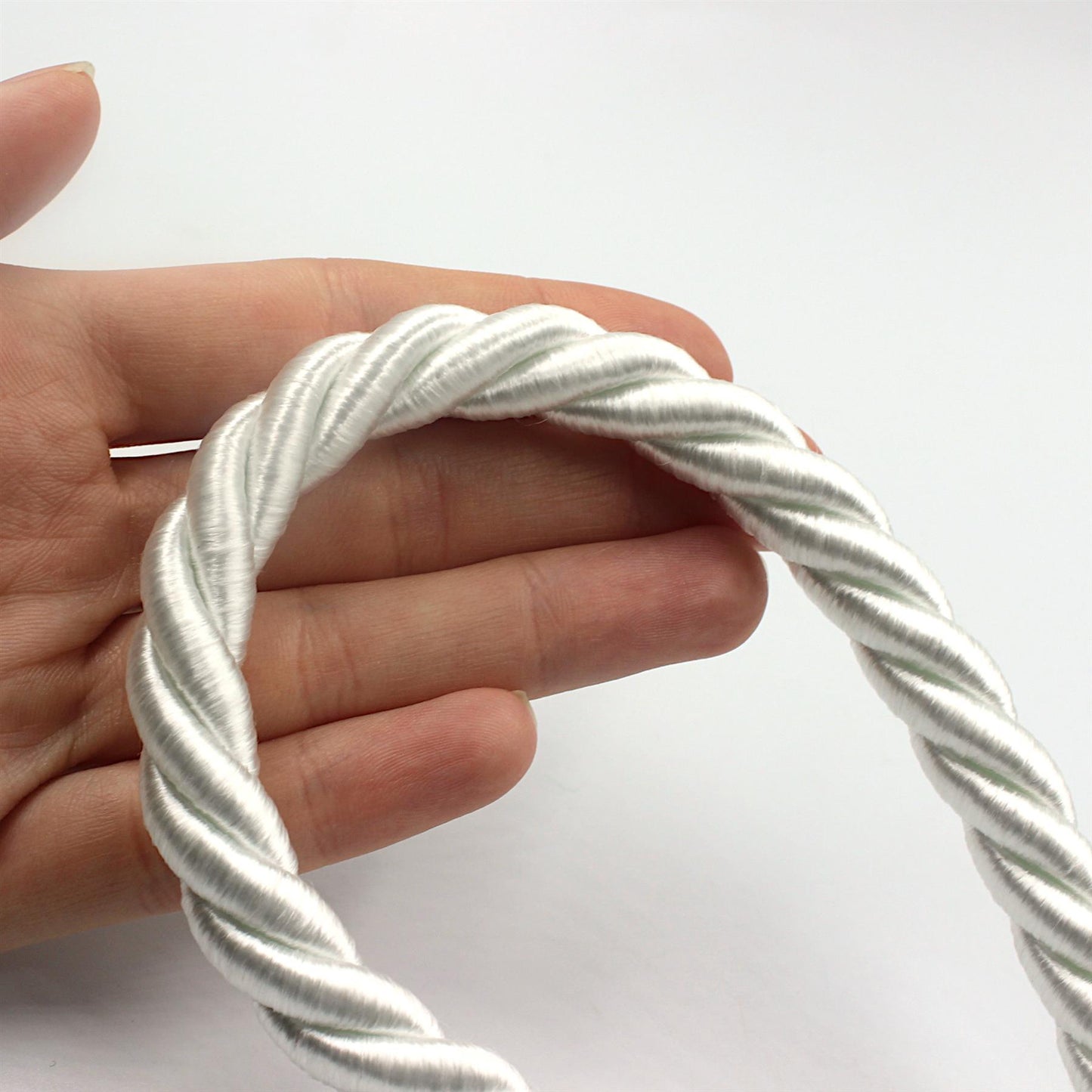 Silky Twisted Cord 8330