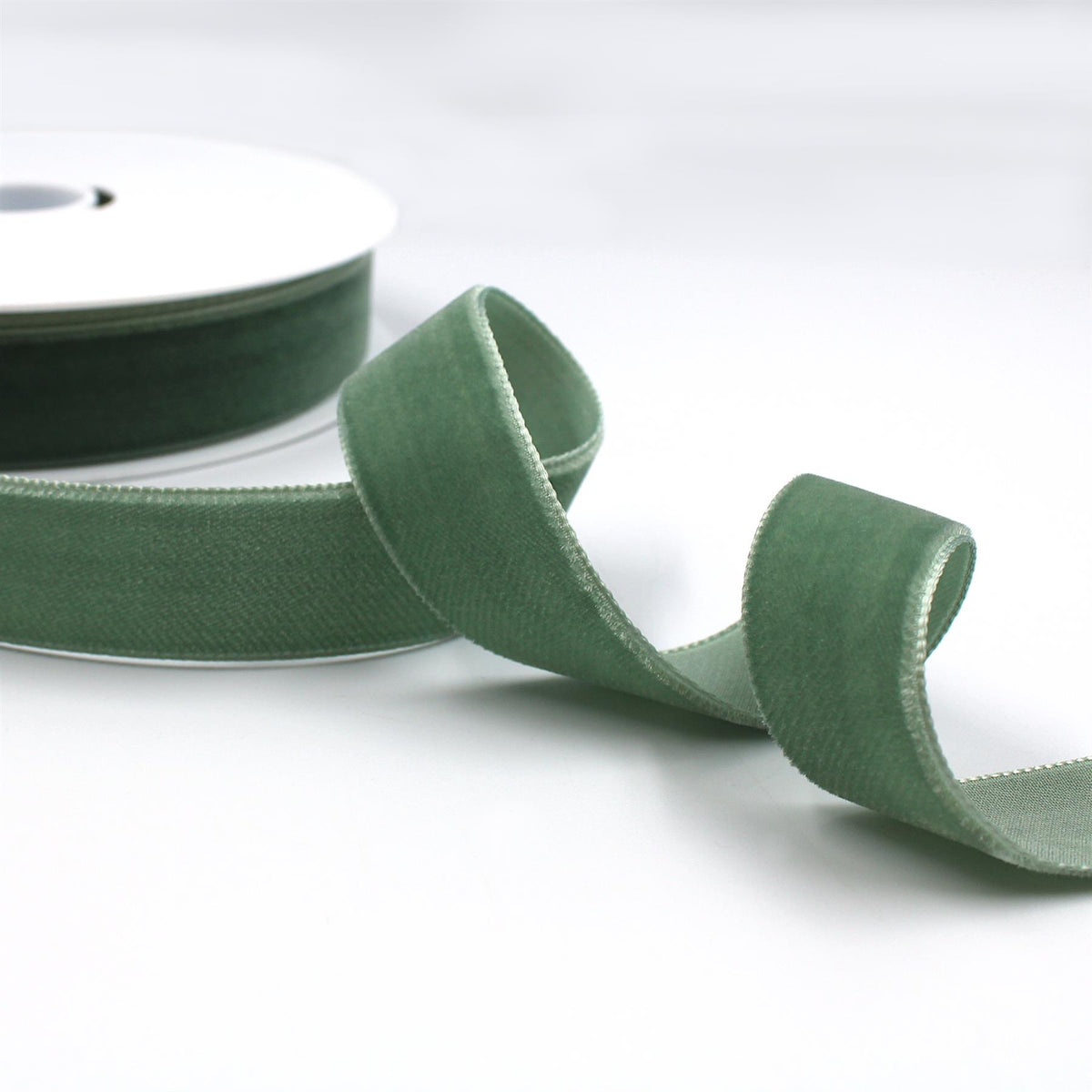 Narrow Velvet Ribbon - 9mm x 10 metres - 6002