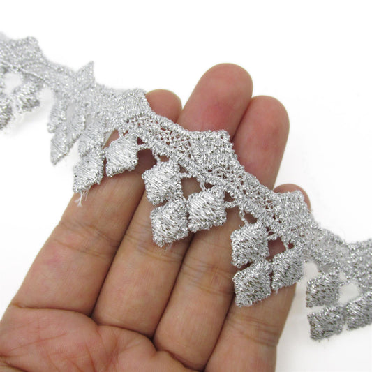 Guipure Lace Triangles - 35mm - by the metre - 9341