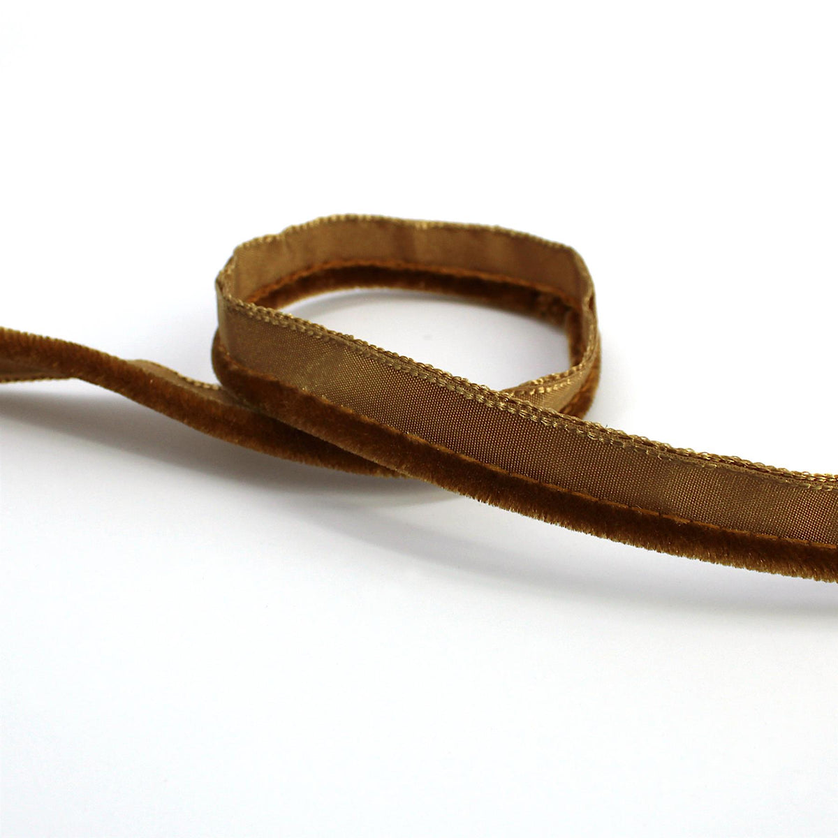 Velvet Insertion - 11mm - by the metre - 6431
