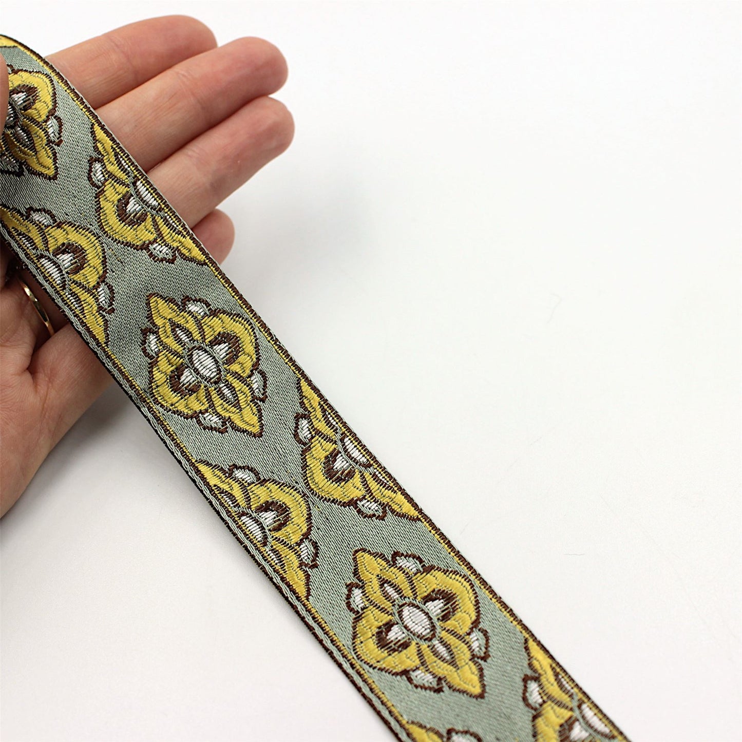 Retro Floral Embroidered Braid 32mm 5507