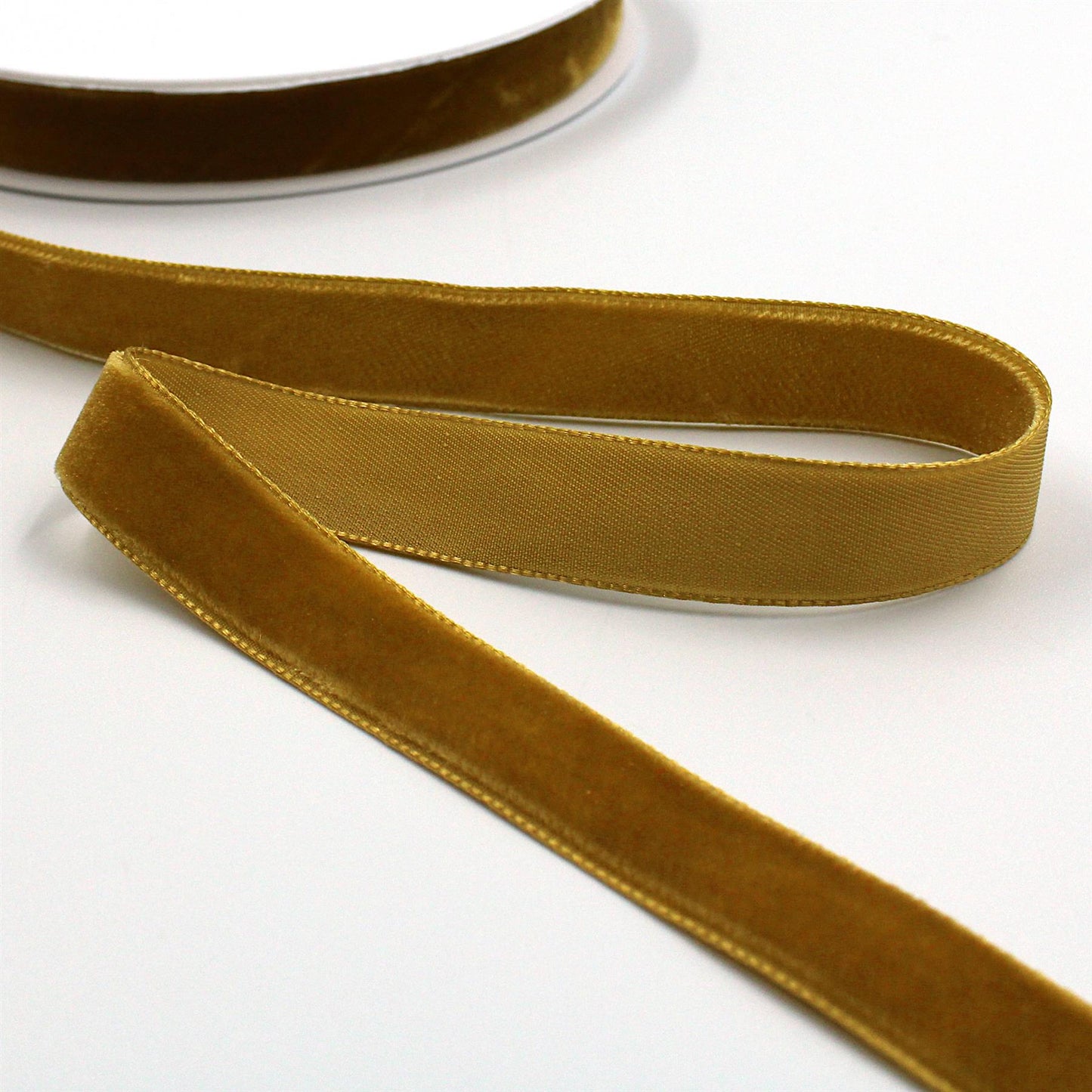 Velvet Ribbon - 16mm x 10 metres - 6002