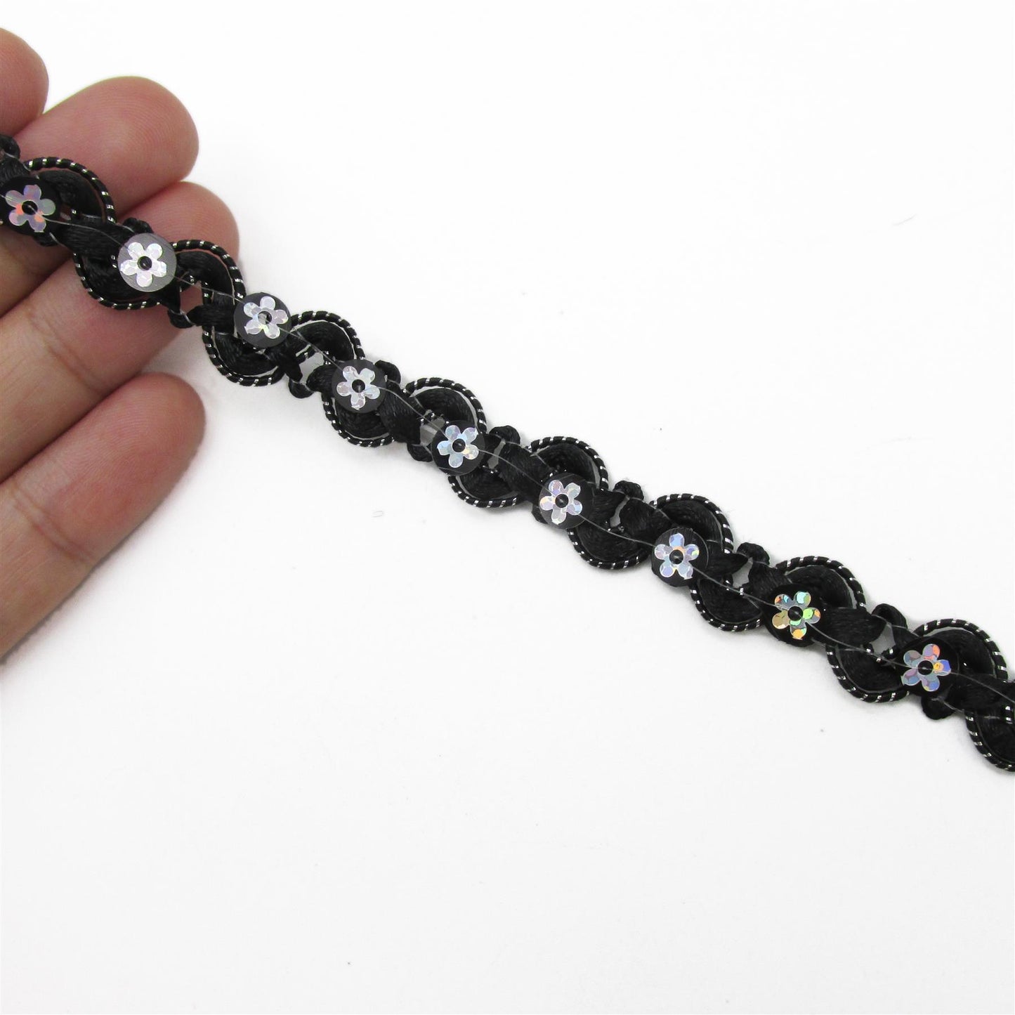 Sequin Flower Wiggle Braid 5009