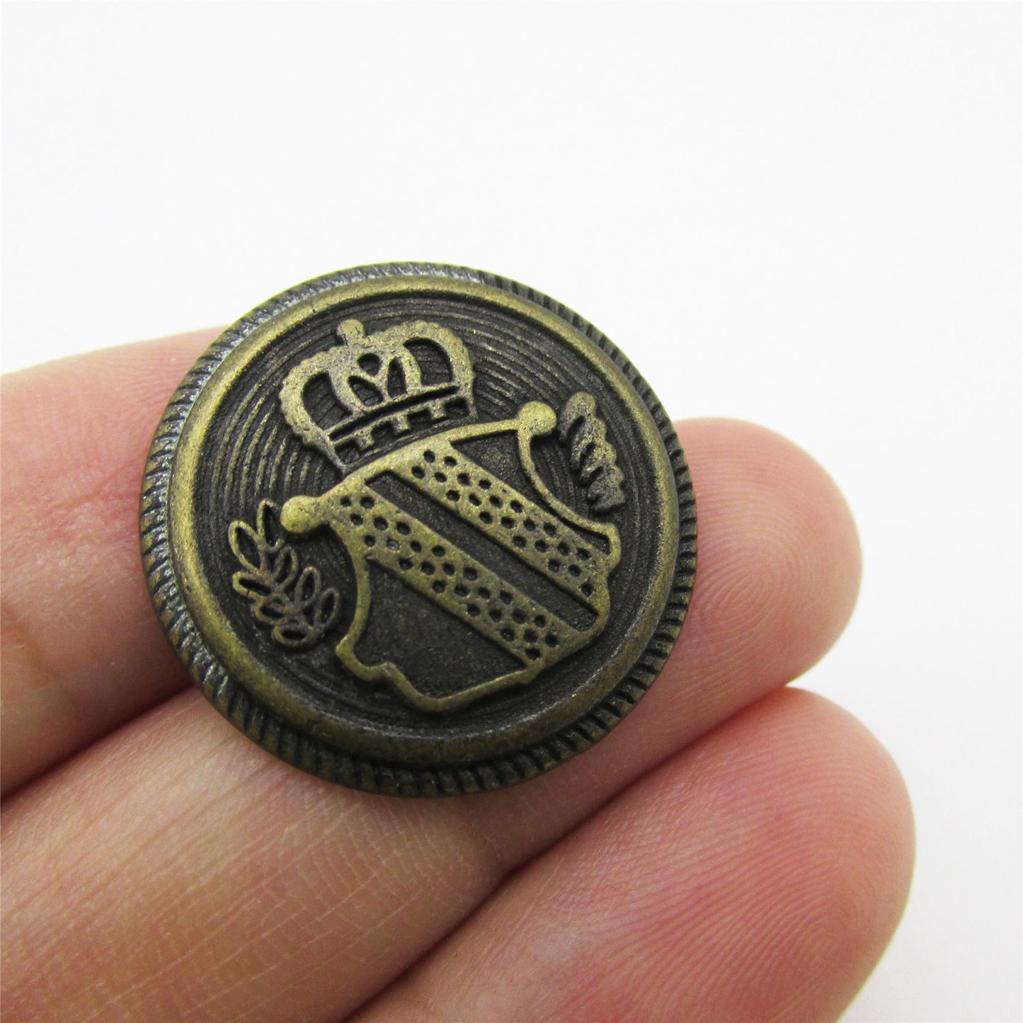 Metal Shield Button with Rope Edge - 7503