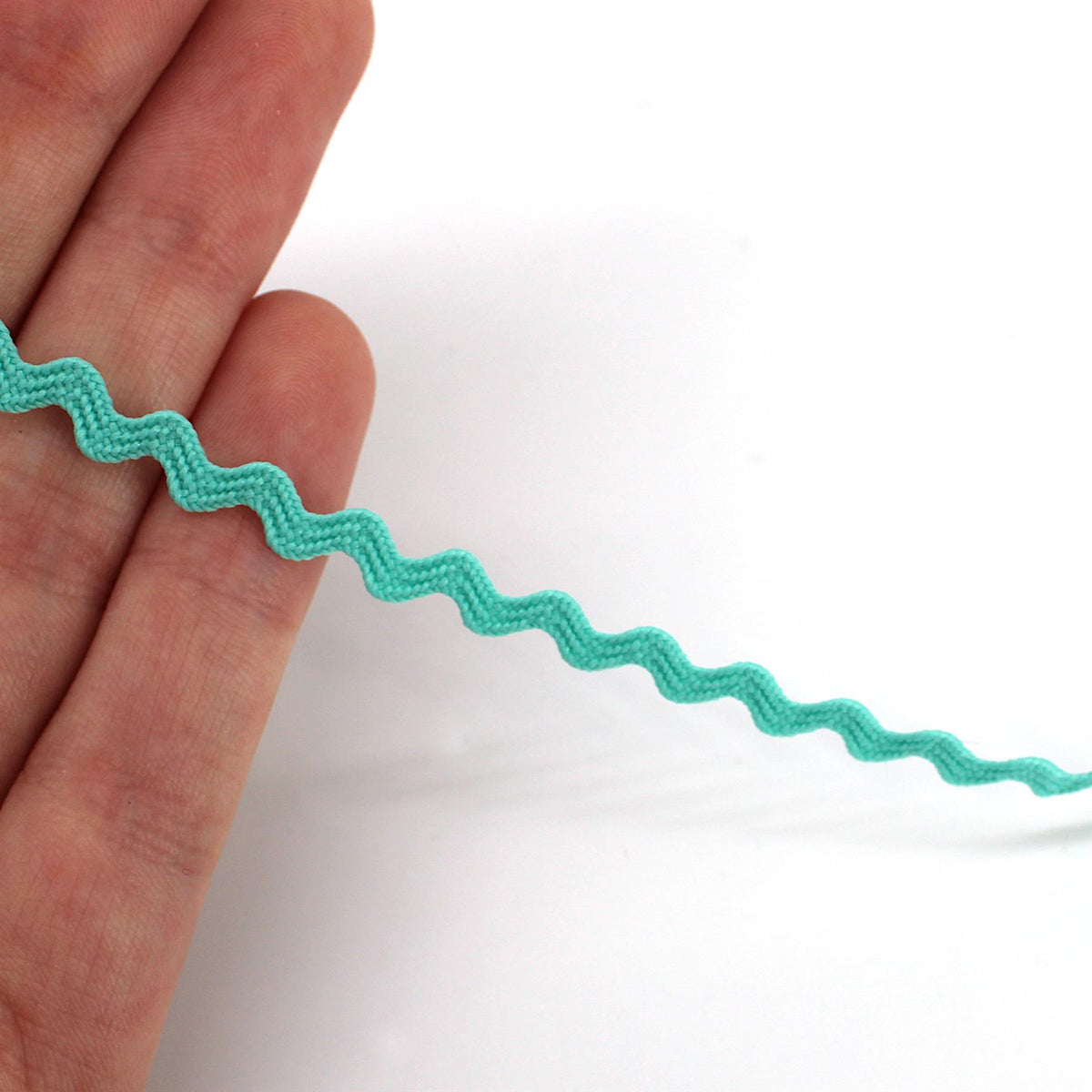 Serpentine Ric Rac Braid - by the metre - 6029