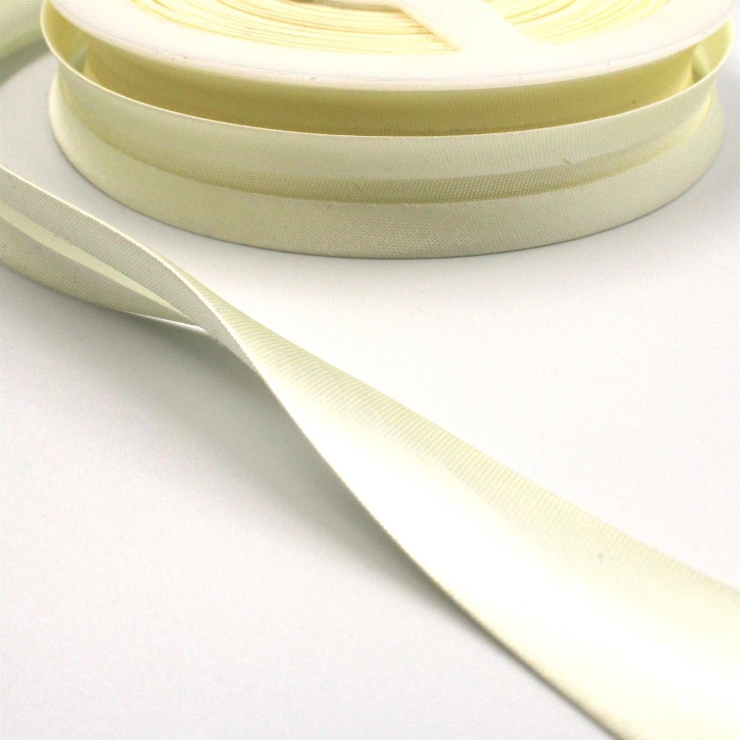Satin Folded Bias Binding 19mm x 25m - 6304