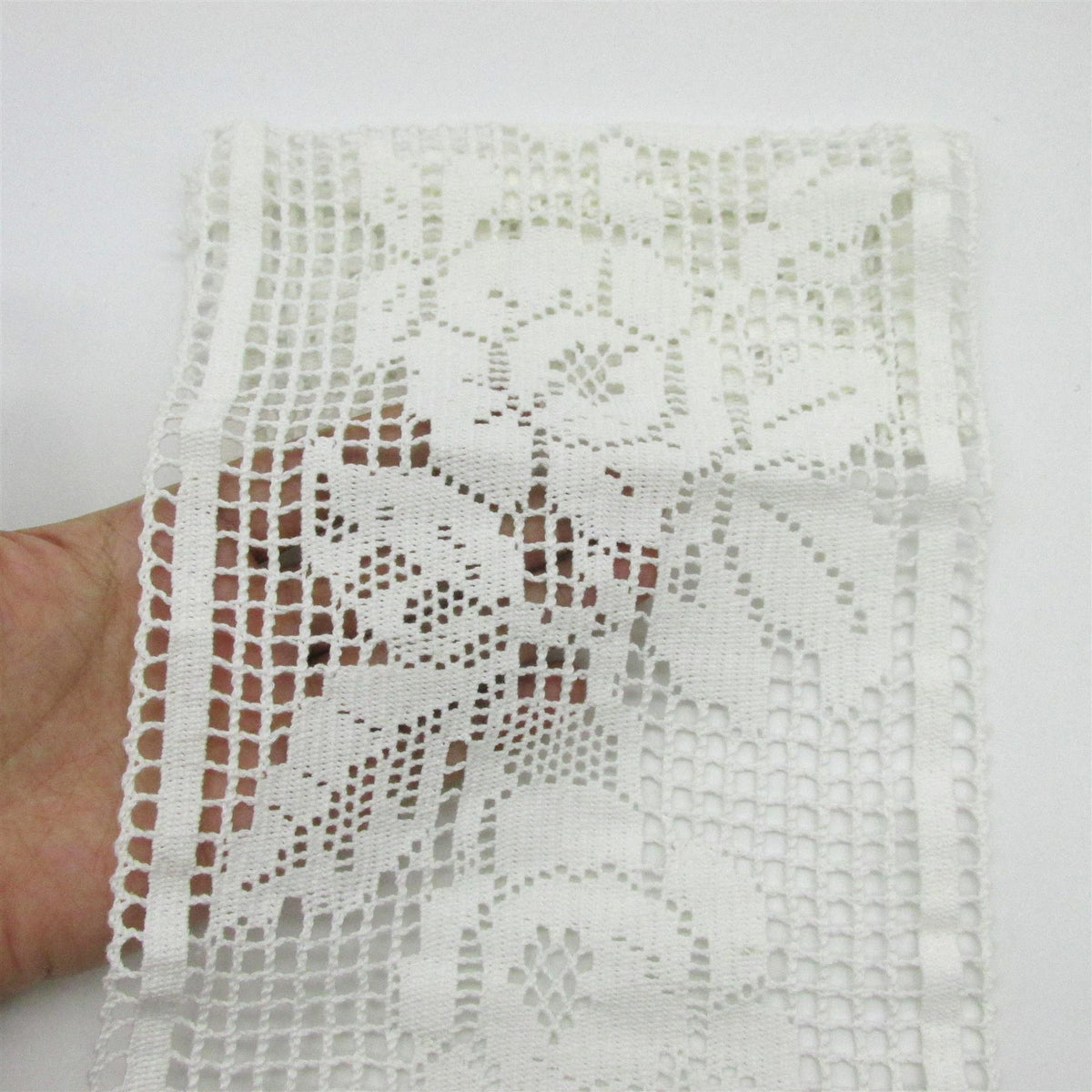 Extra Wide Crochet Style Flower Lace - 17.5cm - by the metre - 9113