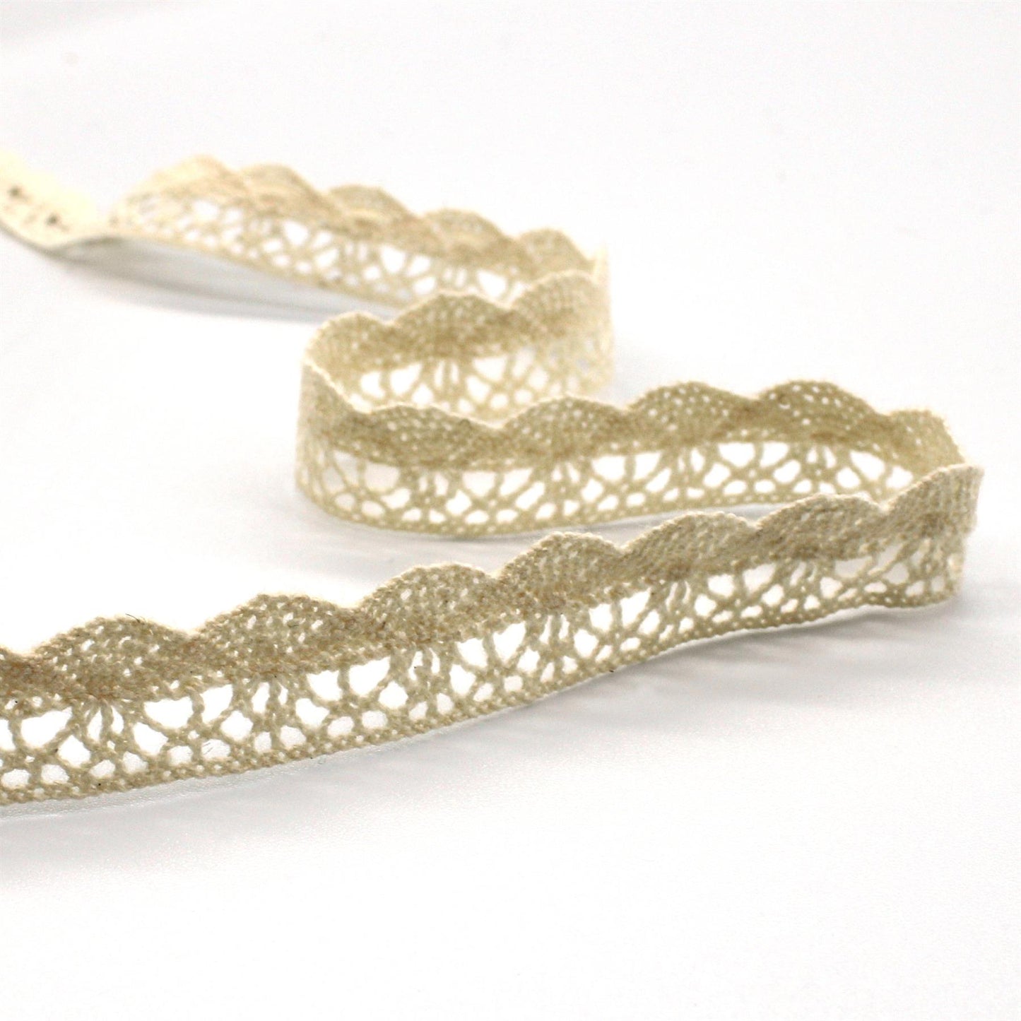 Scalloped Edge Cotton Lace - Natural - 15mm - by the metre - 5602
