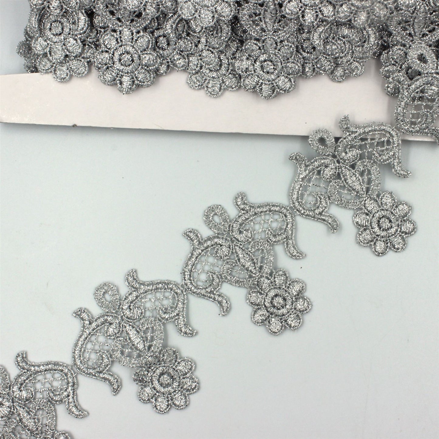 Floral Guipure Lace Silver 65mm 6568