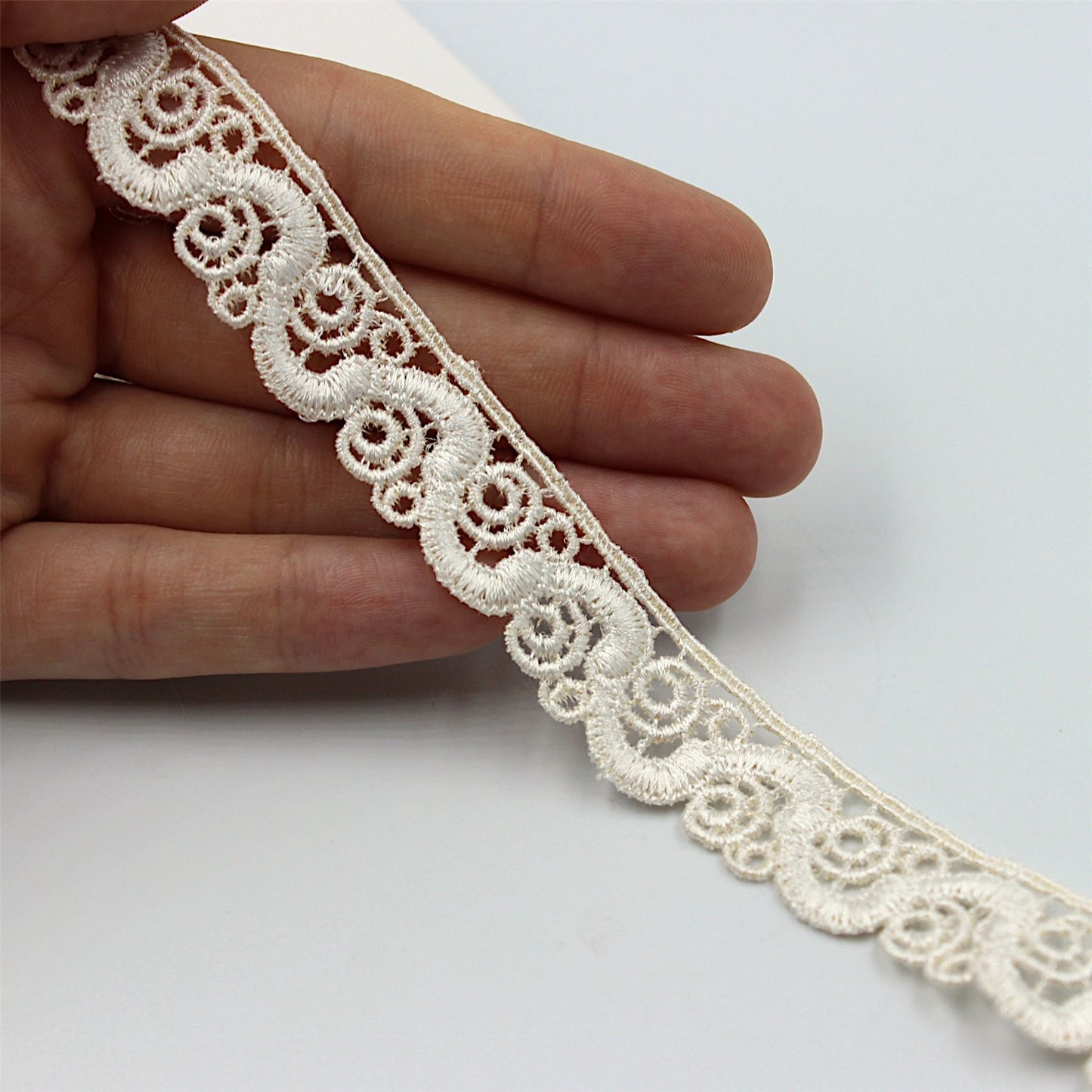 Serpentine Lace Braid IVORY 18mm 9141