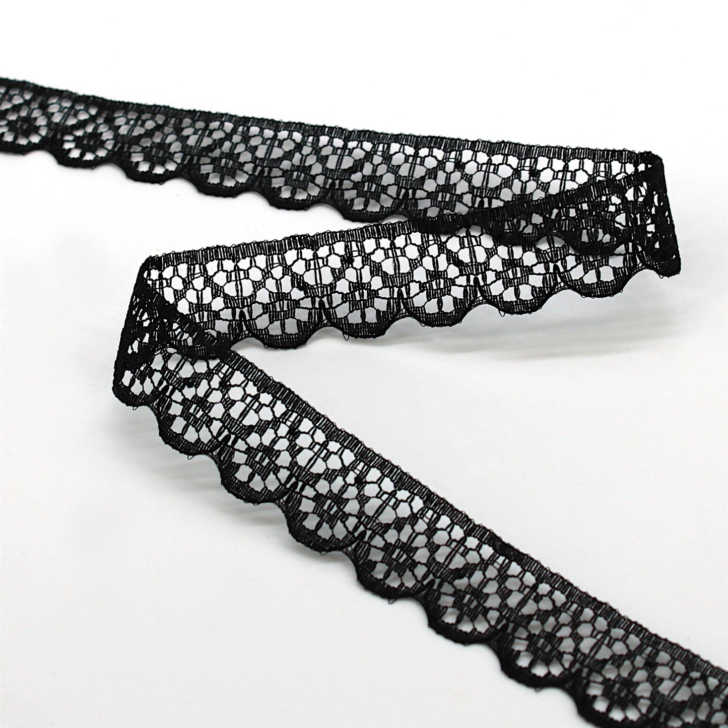 Scalloped Edge Lace - Black - 15mm - by the metre - 5403
