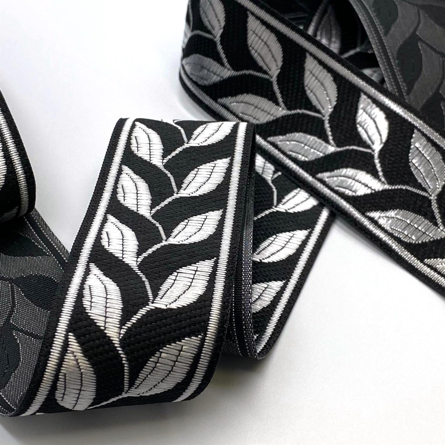 Leaf Vine Jacquard Braid 33mm - Black x 7m 5544