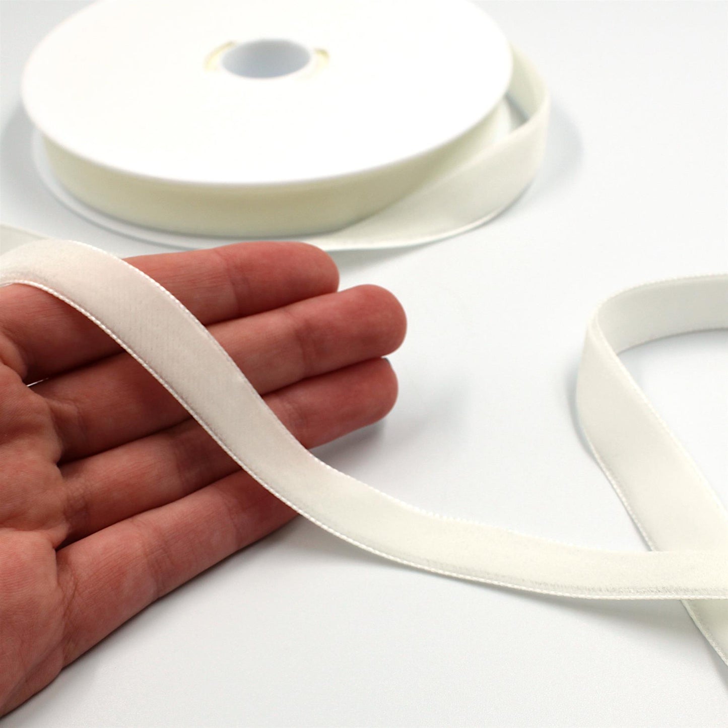 Velvet Ribbon - 16mm x 10 metres - 6002